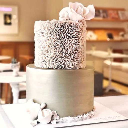 Glorious Annoushka Cake